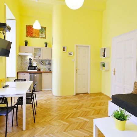 Supreme Astoria Semmelweis Apartment บูดาเปสต์ ภายนอก รูปภาพ