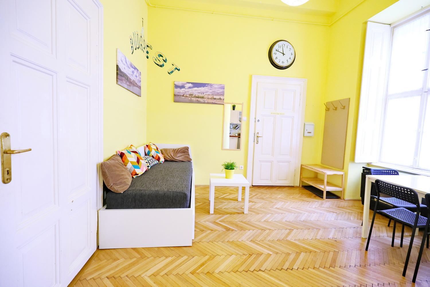 Supreme Astoria Semmelweis Apartment บูดาเปสต์ ภายนอก รูปภาพ