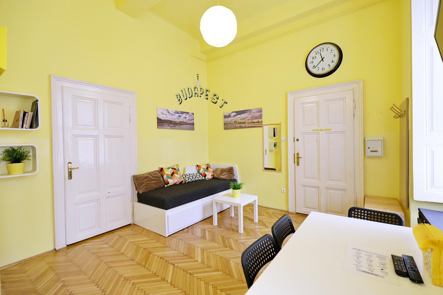 Supreme Astoria Semmelweis Apartment บูดาเปสต์ ภายนอก รูปภาพ